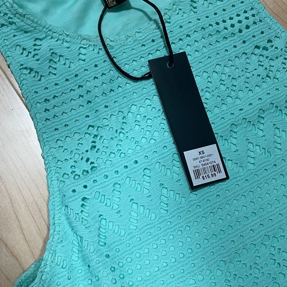 Textured blue sleeveless bodysuit, size XS by Revamped - Picture 6 of 11